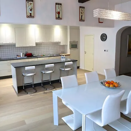 Royal Apartment *
